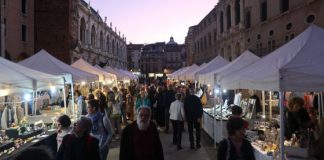 Unico, il mercato del fatto a mano torna in piazza Biade