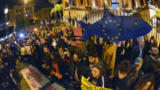 Le sardine e le bandiere