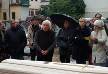 Addio alla partigiana “Nerina”, l’ultimo saluto per Alberta Caveggion con Bepi De Marzi dal sagrato di San Pietro Ultimo saluto a Nerina