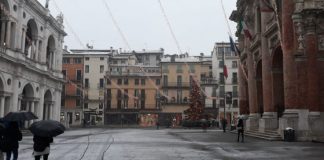 Neve, il piano è scattato alle 6,35 con sette spargisale e due squadre a piedi in azione