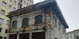 Via Napoli, demolizione dell’ex magazzino Ftv per fare spazio a un parcheggio in centro