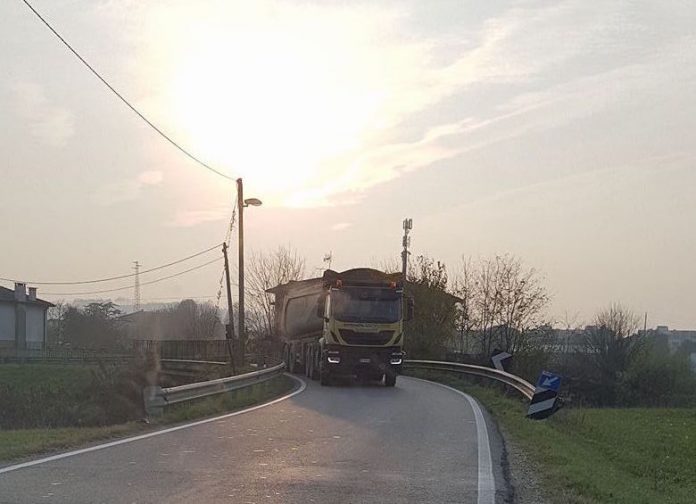 2020-01-23_5e2a13a4b5646_FOTOCAMIONGUARDDANNEGGAITOOK
