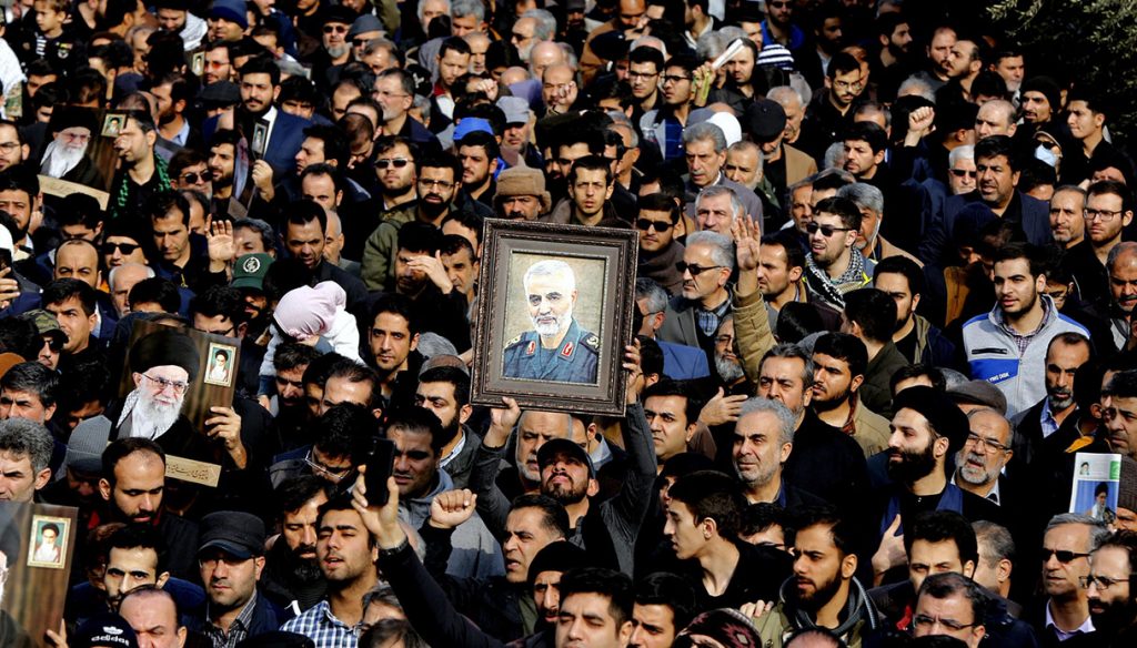 Folla oceanica ai funerali del generale a capo della forza Quds