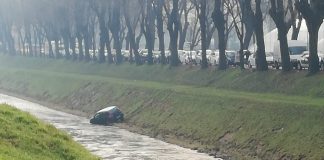 Park “gratuito” lungo il fiume e smog alle stelle per la “Stria” auto fiume smog