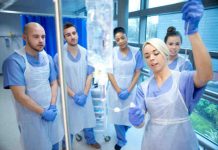 Dalla Regione Veneto un voucher di 1000 euro per incentivare nuovi infermieri Infermieri all'opera veneto