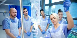 Dalla Regione Veneto un voucher di 1000 euro per incentivare nuovi infermieri Infermieri all'opera veneto