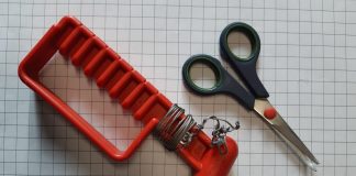 Finestrini rotti, “pendolare” del furto da Asiago con martello frangivetro denunciato e segnalato da Polizia Locale Nordest martello frangivetro