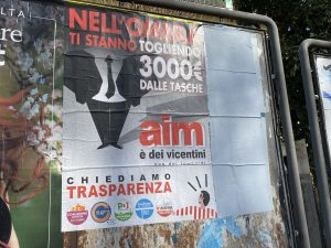 Manifesti stradali per non svendere Aim Vicenza