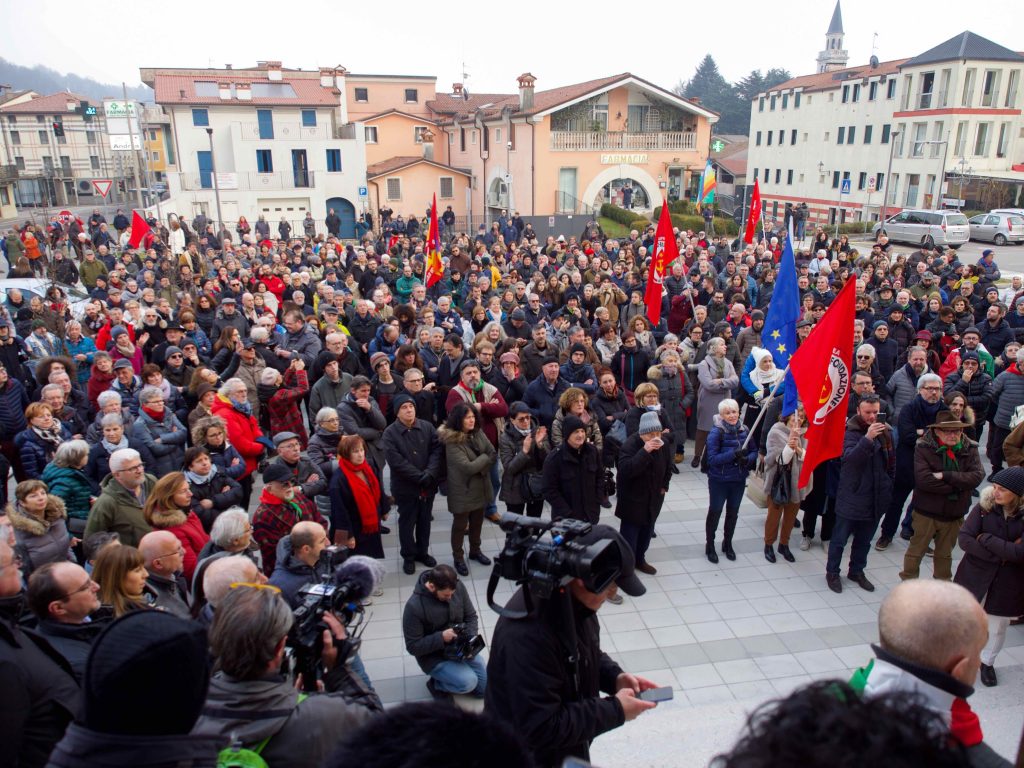 Torrebelvicino dice no ai neo nazisti: foto di Maurizio Morelli 