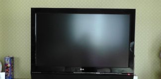 Rubano 4 televisori dal centro commerciale, Carabinieri denunciano due donne e un uomo