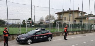 Coronavirus, denunciati in 4 dai Carabinieri: viticoltore, giovani che bevono, cacciato dalla convivente Carabinieri controlli