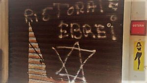 Ristorante con scritte contro gli ebrei