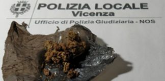 Nuova operazione antidroga della polizia locale davanti alla chiesa di San Giuseppe