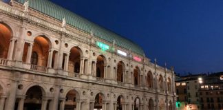 Il tricolore sulla Basilica palladiana
