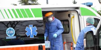 Coronavirus, salgono ancora i contagi: +1907 in Italia, +176 in Veneto Coronavirus, operatori della Croce verde in azione