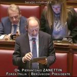 “Passa” il taglio dei parlamentari, il primo commento è quello dell’on. Pierantonio Zanettin: un pizzico di delusione, mi preoccupa il populismo Pierantonio Zanettin in uno dei suoi interventi recenti alla Camera dei deputati
