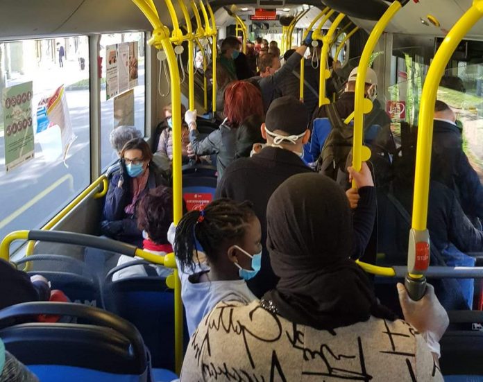 terrore corriere Emergenza Covid: bus SVT affollati a Vicenza