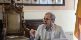 Covid, Crisanti: “green pass è anomalia, contagiati in realtà sono tra i 15 e i 20 mila al giorno” Il professor Andrea Crisanti
