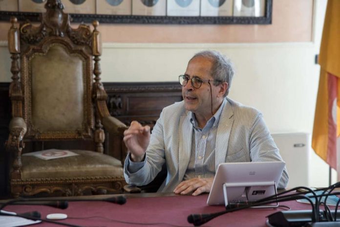 Il professor Andrea Crisanti