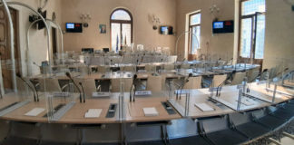 Consiglio comunale riprende a riunirsi in presenza: nuovi pannelli in plexiglass