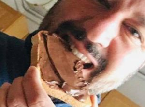 Salvini mangia versione autoctona della Nutella
