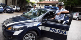 Furto in un supermercato, la polizia locale arresta una donna