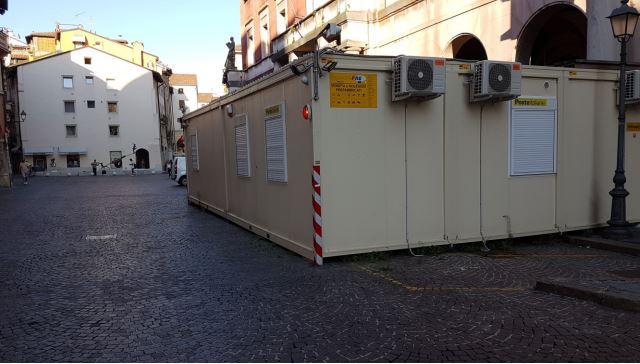 Poste centrali di Vicenza in un container a piazza Garibaldi