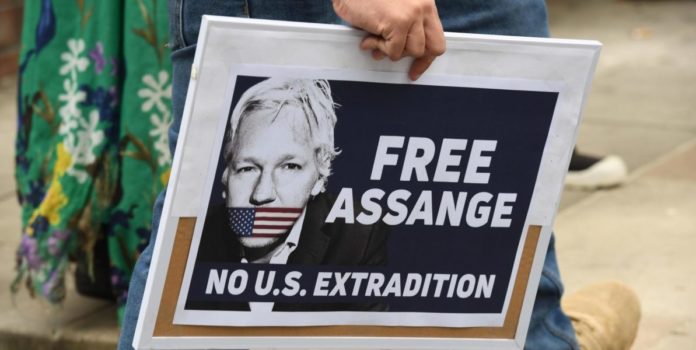 Libertà per Julian Assange