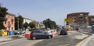 Viale San Lazzaro, aperta la rotatoria davanti a “Piva Gomme”