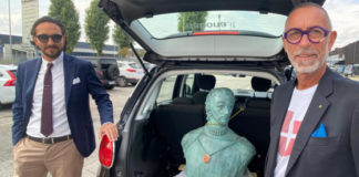 Il Busto di Pigafetta partito per Roma a bordo di una Fiat 500 brandizzata