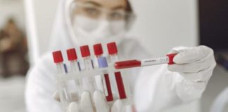 Covid, distanza sociale, mascherine, tamponi, quarantene fiduciarie e forse una strategia di immunizzazione con carica virale bassa: una testimonianza Coronavirus Covid, i tamponi