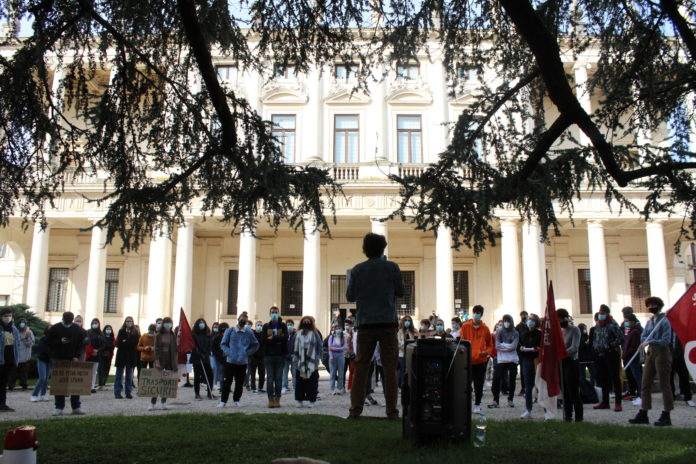 Studenti Medi Vicenza piazza Matteotti manifestazione trasporti sicuri