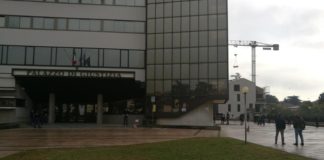 Processo Veneto Banca: il Gup di Treviso “boccia” il difensore di Consoli e dice no al rinvio chiesto perchè Costabile è in quarantena Covid Processo Veneto Banca: il piazzale del tribunale di Treviso