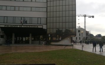 Crac Veneto Banca, filone bancarotta: condannato Feltrin, assolto Favotto. A giudizio Consoli, Faggiani e Trinca con ex Vimet Angeli e Carlesso Processo Veneto Banca: il piazzale del tribunale di Treviso