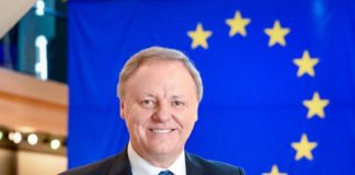 Sergio Berlato, europarlamentare FdI ricandidato al Parlamento Europeo, ai ‘giornalisti onesti e in buona fede’: “non sono NO-VAX, ecco mie ragioni” L'eurodeputato Sergio Berlato