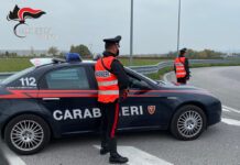 Controlli straordinari dei Carabinieri di Bassano. Due sospetti ricettatori, diversi segnalati per ubriachezza molesta e uso di stupefacenti Carabinieri di Bassano sventano truffa ai danni di ditta abbigliamento