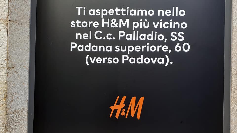 Il negozio di abbigliamento della catena svedese H&M chiude in Corso Palladio e rimane aperto nel centro commerciale