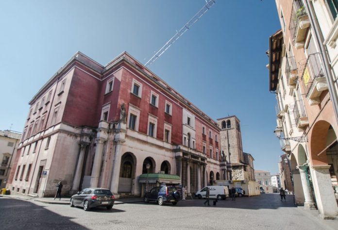 Il palazzo delle poste nel centro di Vicenza