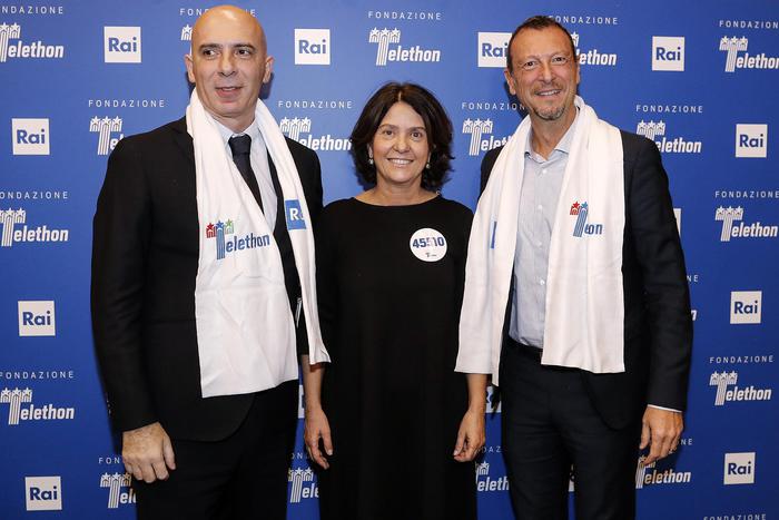 Rai: 29ma maratona televisiva Telethon. Fabrizio Salini, amministratore delegato RAI, Francesca Pasinelli, direttore generale Telethon, e Amadeus