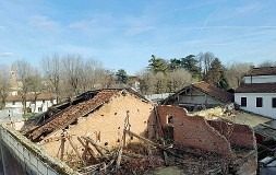 La Vicenza degli orrori”: il rudere dell’ex macello comunale che deturpa una delle piazze più belle di Vicenza L'ex Macello comunale di Vicenza