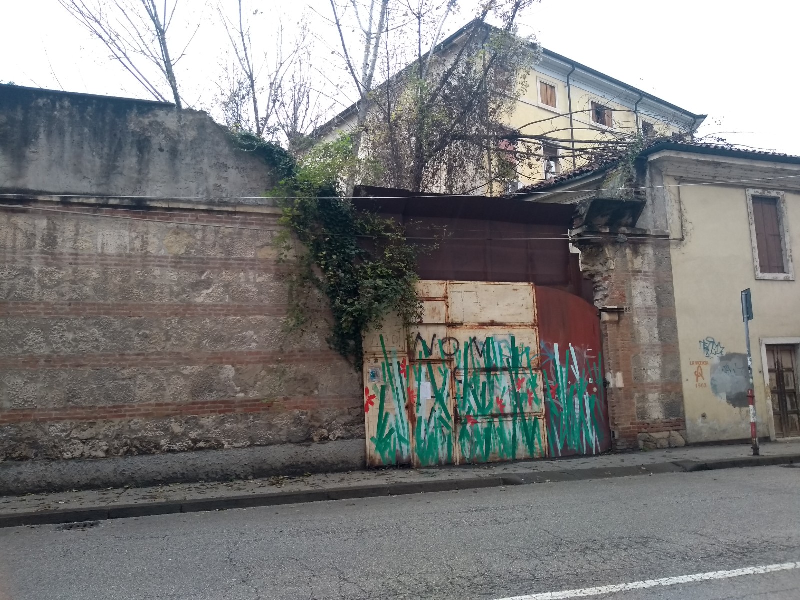 ex carcere san biagio degrado mura