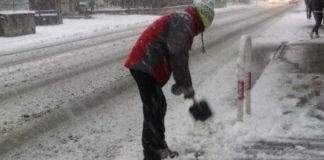 Neve, ordinanza Rucco: “cittadini puliscano marciapiedi per la salvaguardia dell’incolumità dei pedoni”