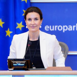 Alessandra Moretti all'europarlamento 