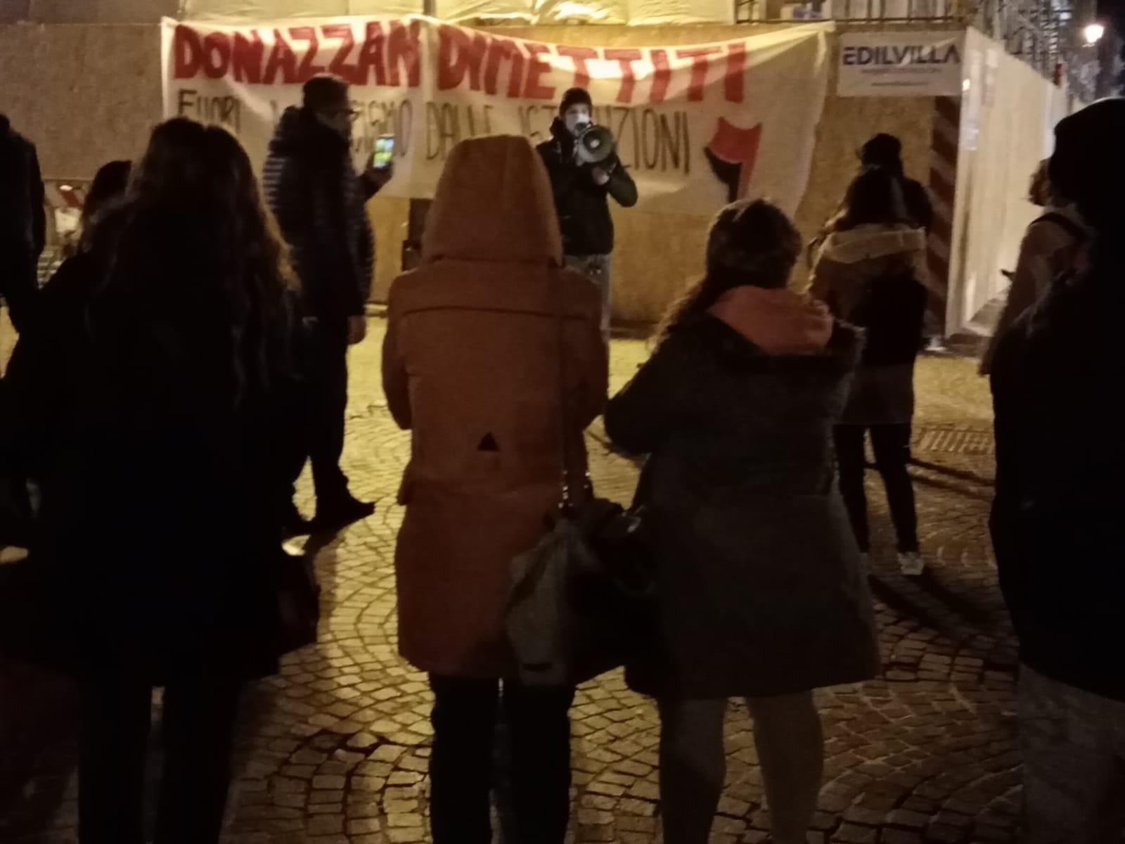 Donazzan dimettiti manifestazione Vicenza