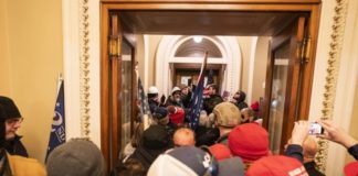 Assalto a Capitol Hill, il Campidoglio di Washington: il lungo braccio della legge Usa, troppo corto per Trump? Campidoglio di Washington, Capitol Hill, il tempio della democrazia, profanato dai "patrioti" di Trump