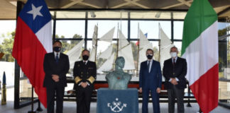 Il busto di Antonio Pigafetta esposto alla scuola navale di Valparaiso in Cile