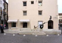 A Palazzo Trissino la mostra Open Call fotografica “Annecy, Vicenza e l’acqua” Fontane senz'acqua a Vicenza: fontana dei bambini, Stradella dei Tre Scalini annecy vicenza