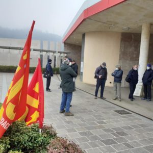 Presidio del sindacato Usb davanti la stazione di Vicenza Svt 23 febbraio