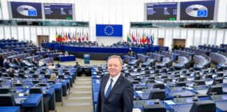 Fratelli d’Italia, Sergio Berlato scaccia gufi e cornacchie del malaugurio: “Fantasiose ipotesi del giornalista” Sergio Berlato al parlamento europeo