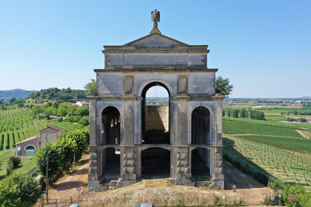 chiesa Brendola incompiuta